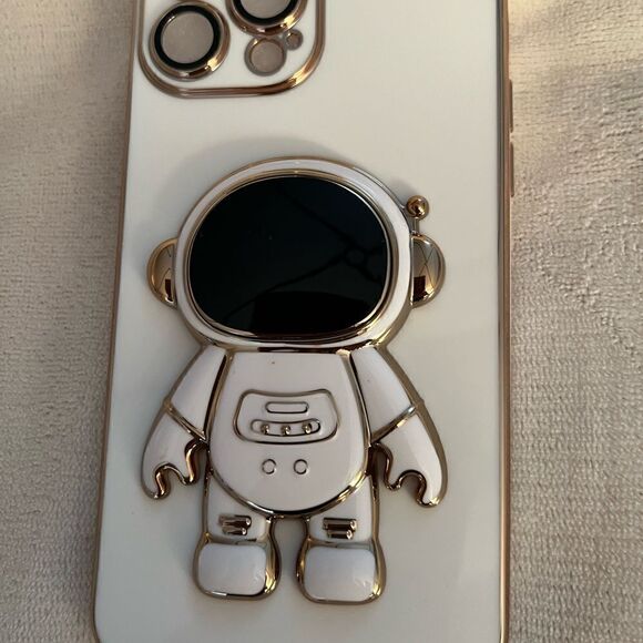 New 13 ProMax Silicone Phone Case w/3D Astronaut Touch Feature + Phone Stand - Picture 1 of 10